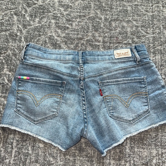 Women’s Levi’s Denim Shorty Shorts - Picture 3 of 3